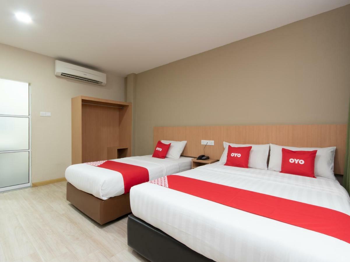 Oyo 89344 Labuan Avenue Hotel Exterior photo